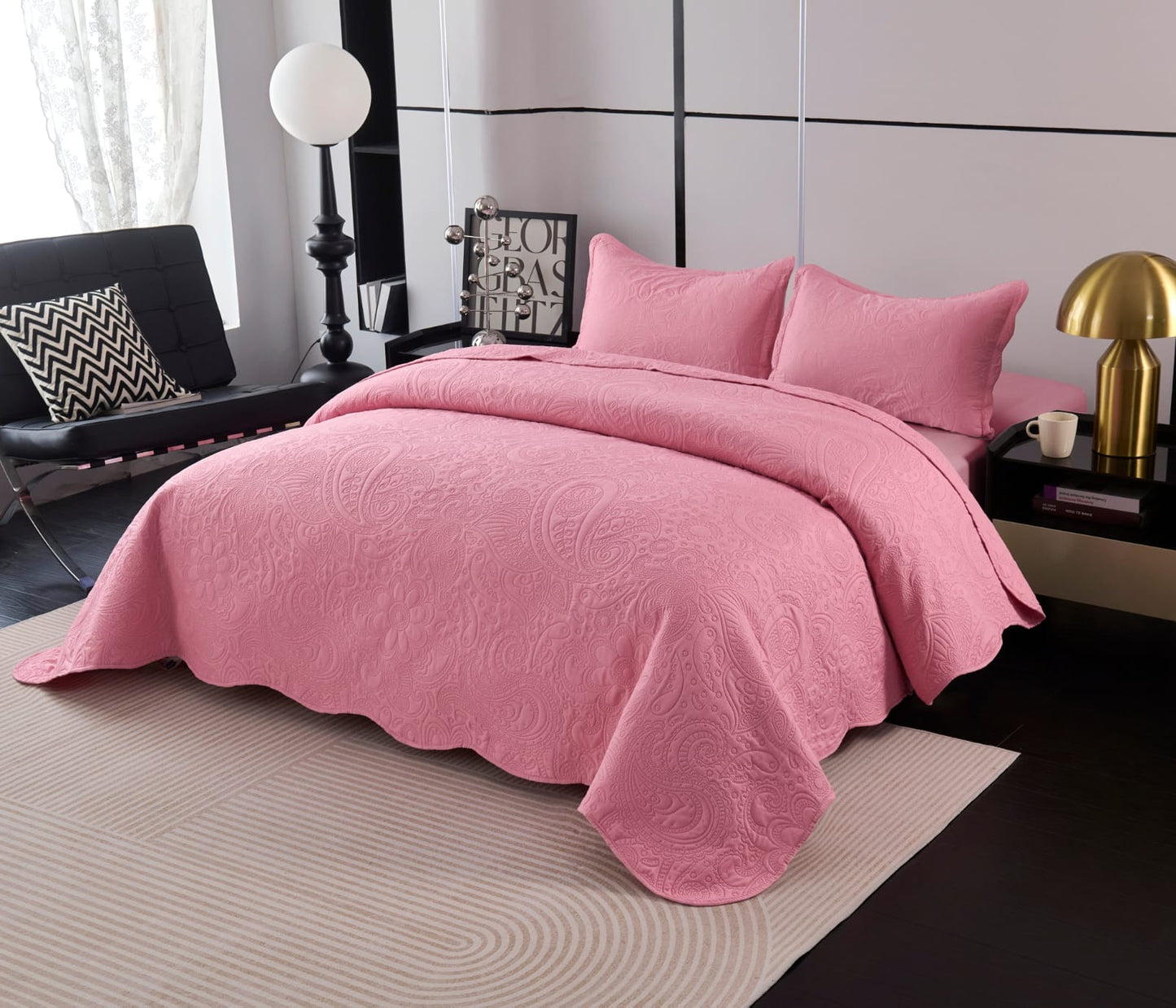 COBERTOR VERANO LISO CON RELIEVE.