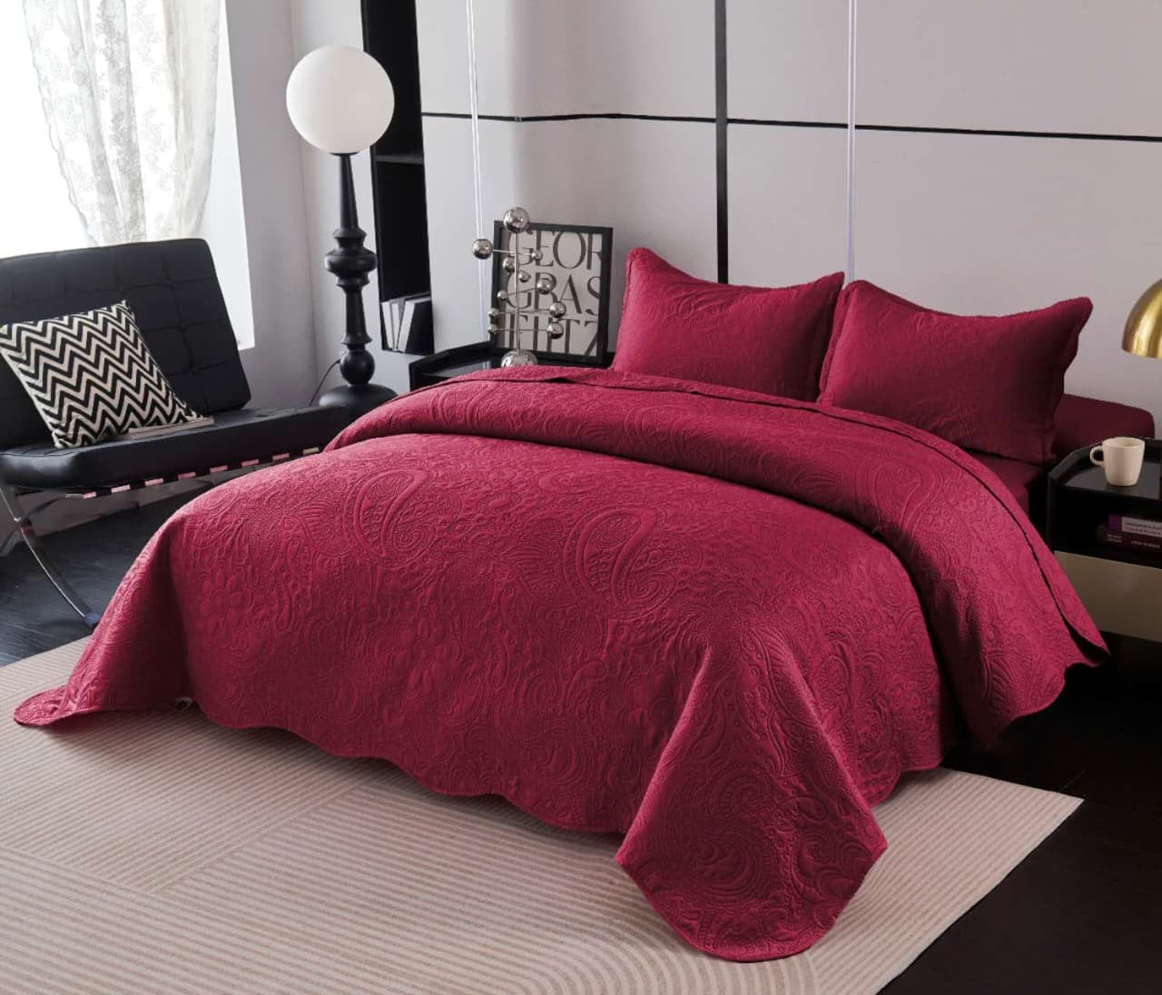 COBERTOR VERANO LISO CON RELIEVE.