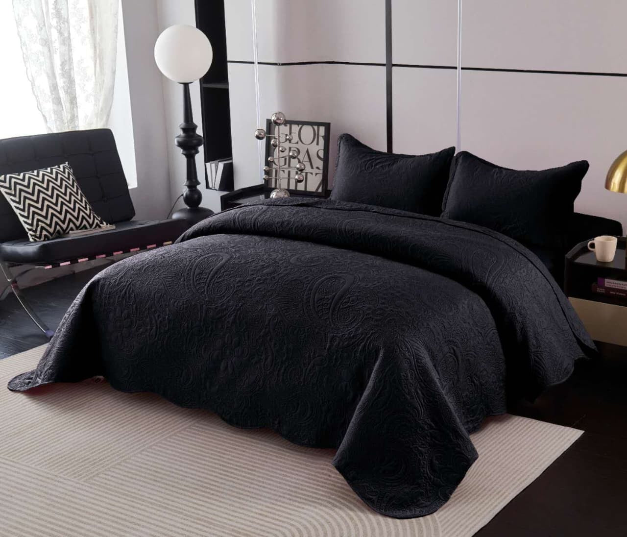 COBERTOR VERANO LISO CON RELIEVE.