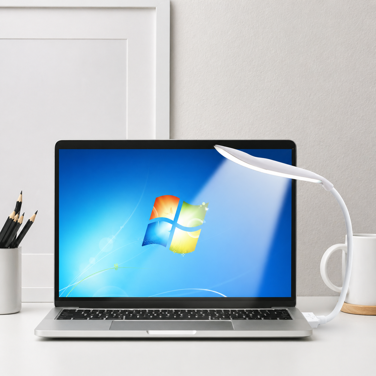 LUZ LED DE LECTURA USB FLEXIBLE PORTATIL.